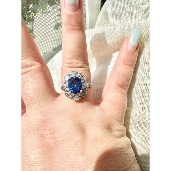 Beautiful oasis blue antique style oval cubic zirconia cut ring ￼ - Picture 3 of 5